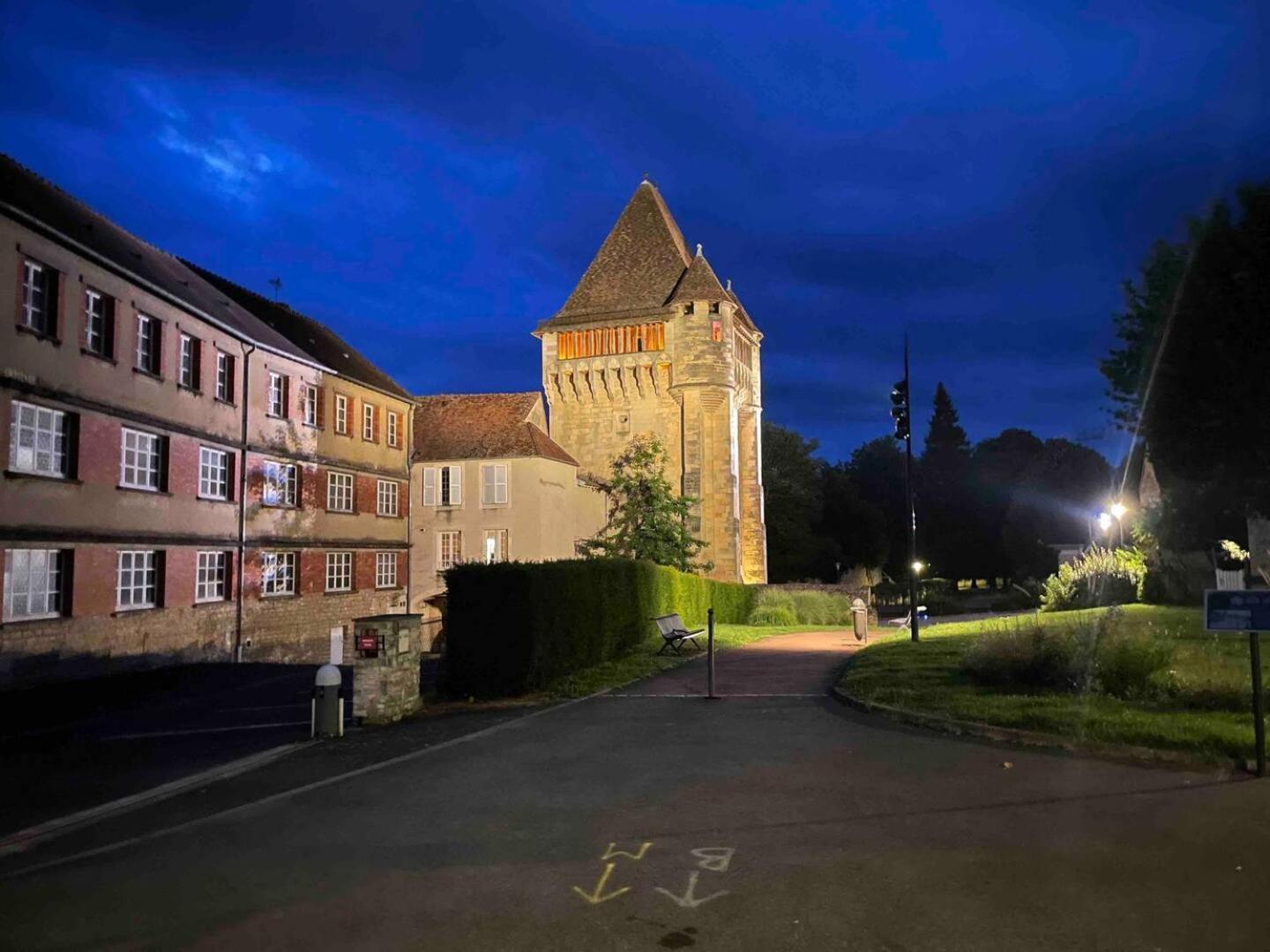 "Au Centre De Nevers" Hyper Centre Ville De Nevers, Proche Gare, Spacieux & Calme Ngoại thất bức ảnh